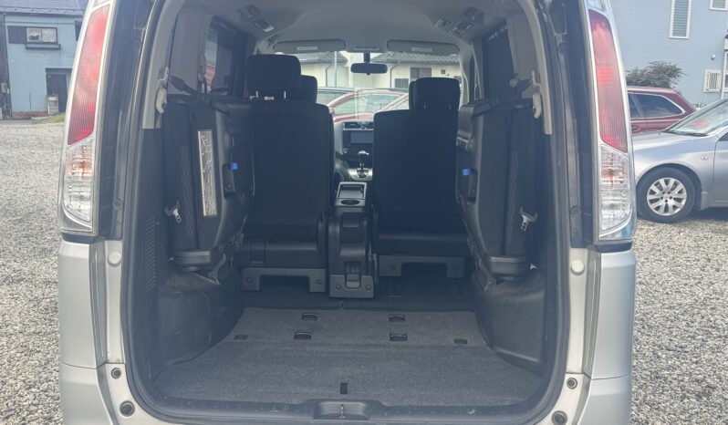 
								2010 Nissan Serena full									
