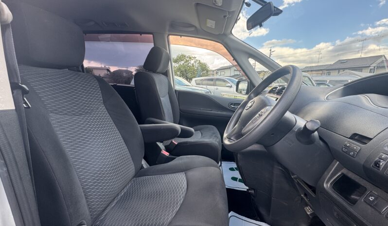 
								2010 Nissan Serena full									