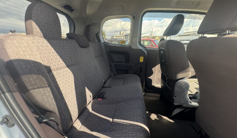 
								2012 Toyota Spade full									