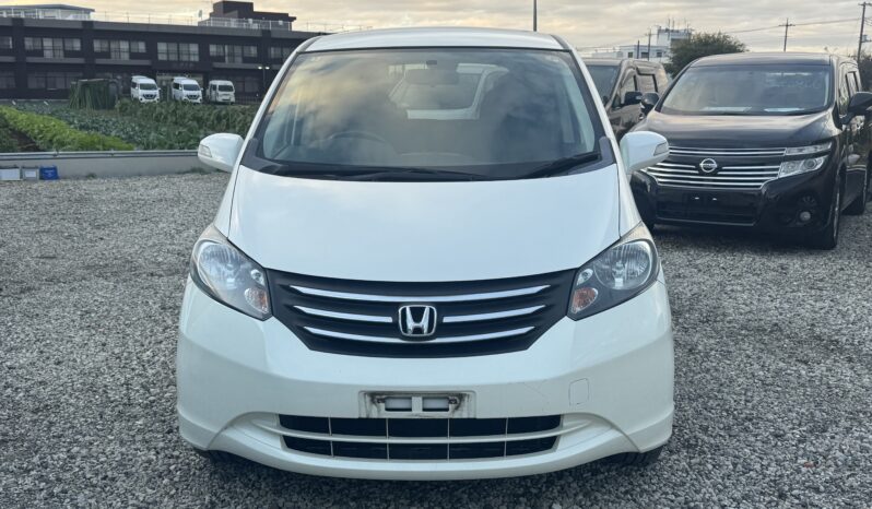 
								2008 Honda Freed full									