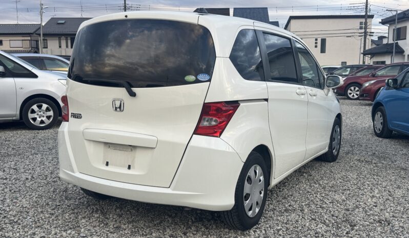 
								2008 Honda Freed full									