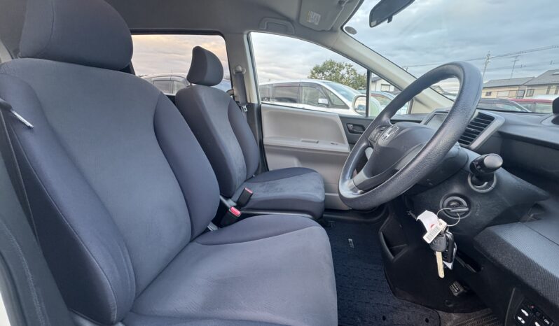 
								2008 Honda Freed full									