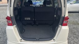 
										2010 Honda Freed full									