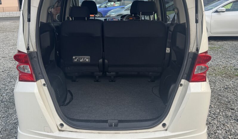 
								2010 Honda Freed full									