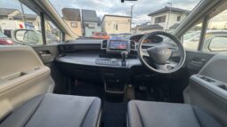 
										2010 Honda Freed full									