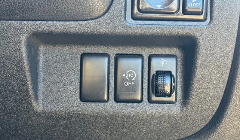 
2011 Nissan March full									