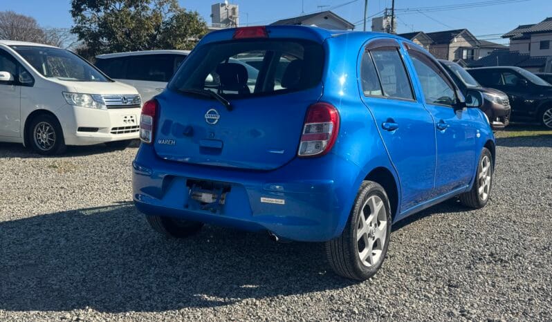 
2011 Nissan March full									