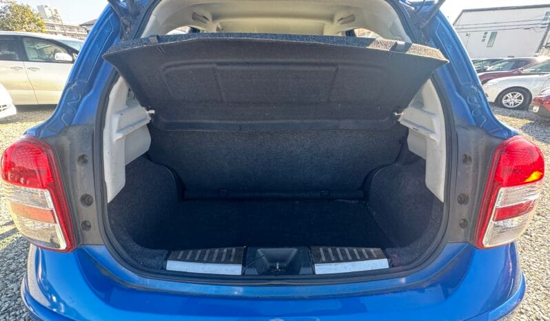 
2011 Nissan March full									