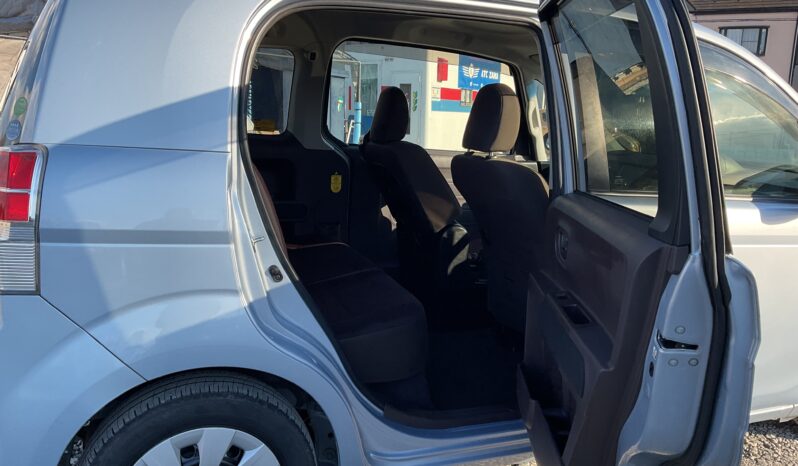 
2012 Toyota Spade full									