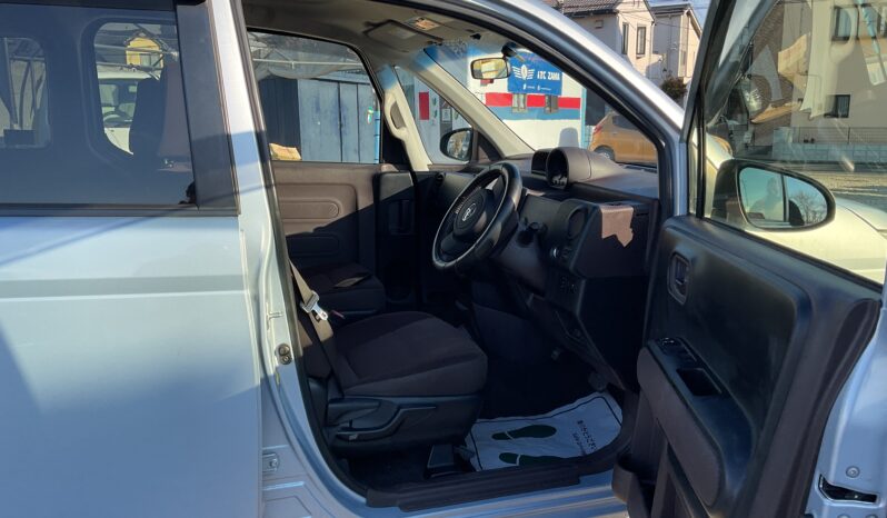 
2012 Toyota Spade full									