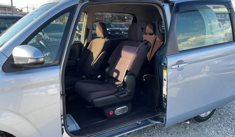 
2012 Toyota Spade full									