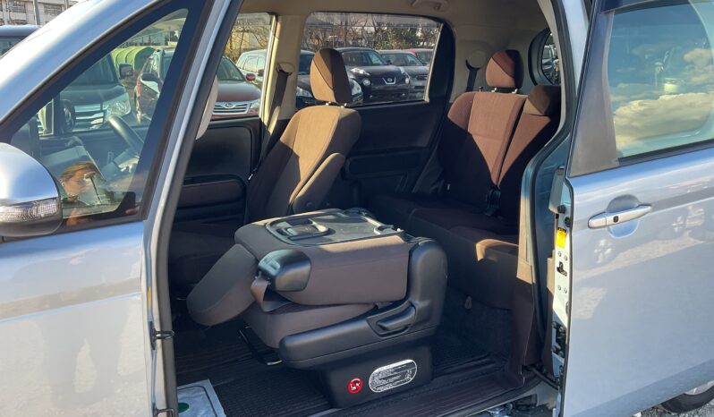 
2012 Toyota Spade full									