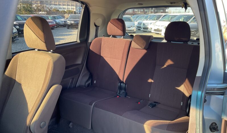 
2012 Toyota Spade full									