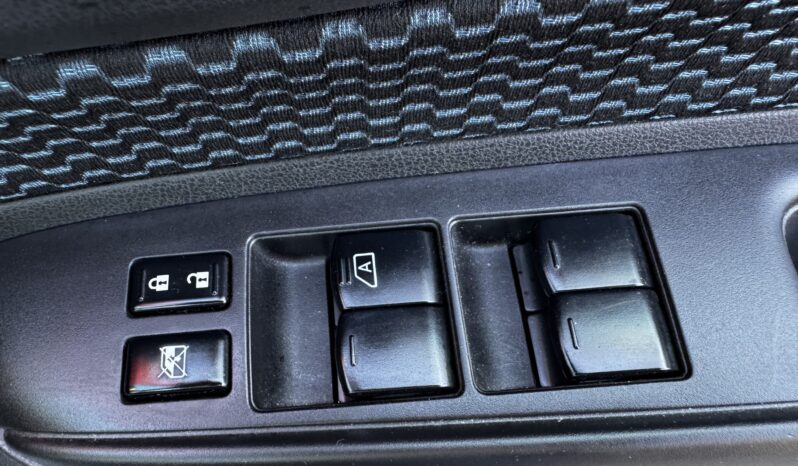 
2013 Nissan Note full									