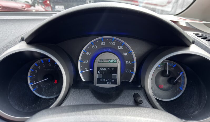 
2011 Honda Freed Hybrid full									