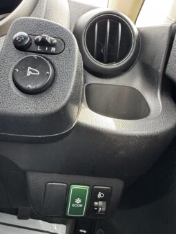 
2011 Honda Freed Hybrid full									