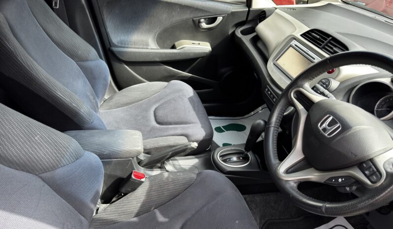 
2011 Honda Freed Hybrid full									