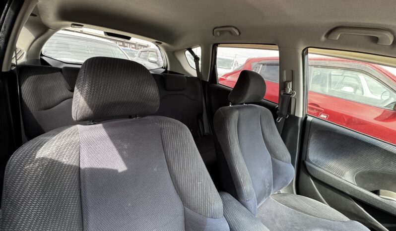 
2011 Honda Freed Hybrid full									