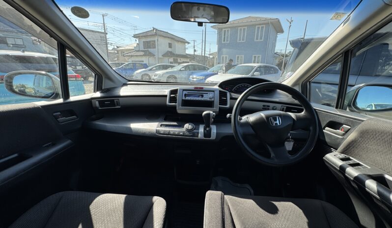 
2011 Honda Freed full									