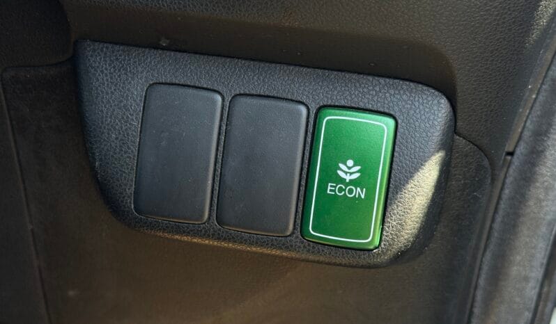 
2010 Honda Fit Hybrid full									