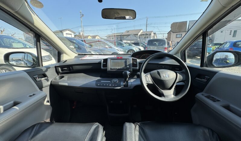 
2010 Honda Freed full									