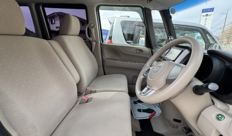 
2012 Honda N-Box Custom full									