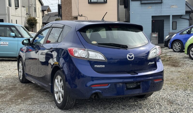 
2010 Mazda Axela full									