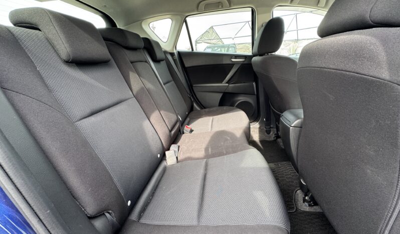 
2010 Mazda Axela full									