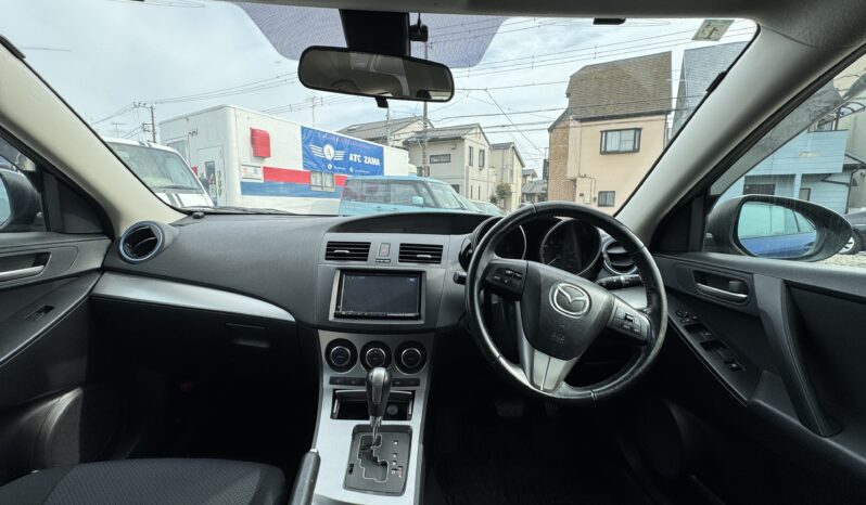 
2010 Mazda Axela full									