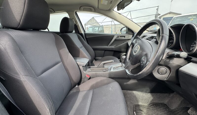
2010 Mazda Axela full									