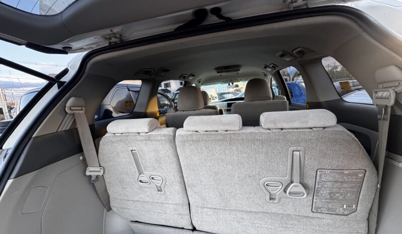 
2007 Toyota Estima full									