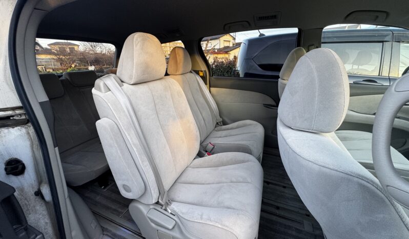 
2007 Toyota Estima full									