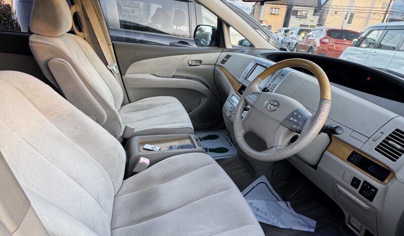 
2007 Toyota Estima full									