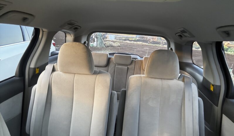 
2007 Toyota Estima full									