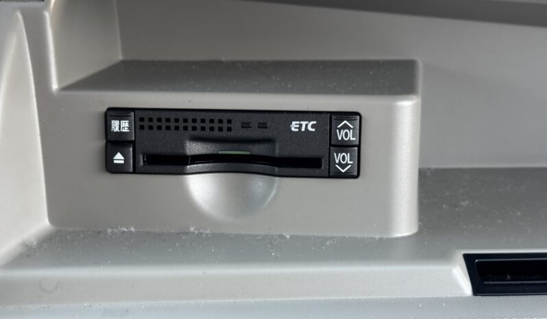 
2007 Toyota Estima full									