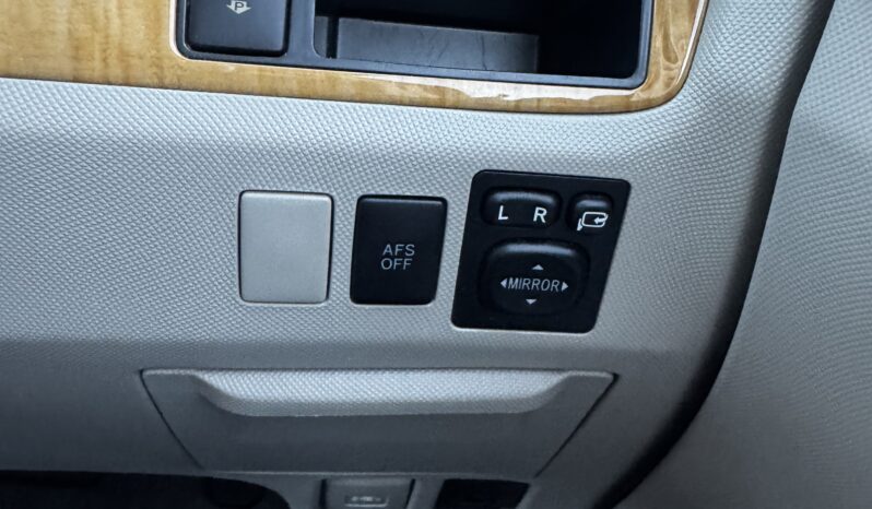 
2007 Toyota Estima full									