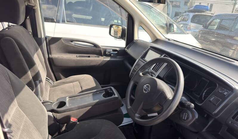 
2010 Nissan Serena full									
