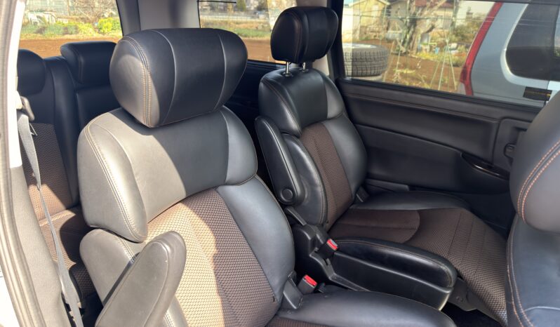 
2011 Nissan Elgrand full									