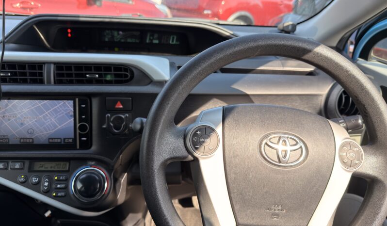 
2013 Toyota Aqua Hybrid full									