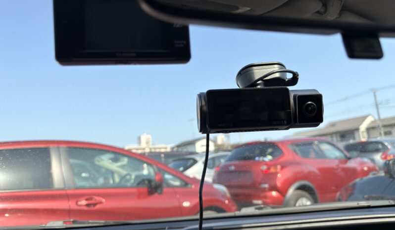 
2013 Toyota Aqua Hybrid full									