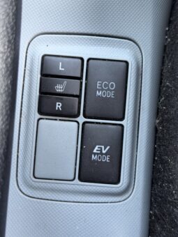 
2013 Toyota Aqua Hybrid full									